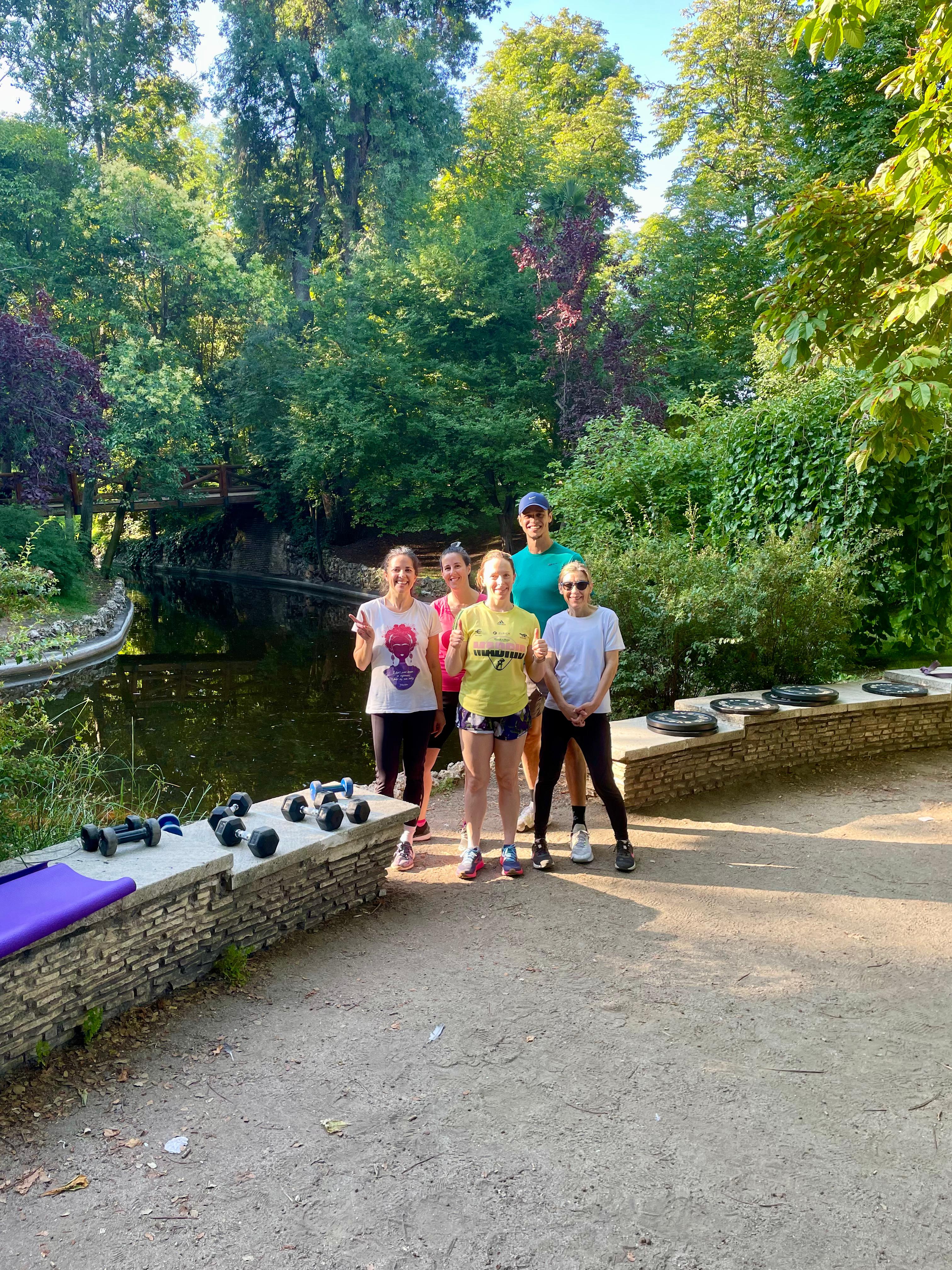 Entrenamiento personal al aire libre en Moncloa, Madrid